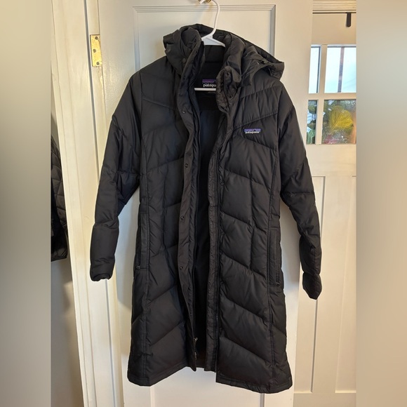 Patagonia Jackets & Blazers - Patagonia Black Women's Down With It Parka (XS)